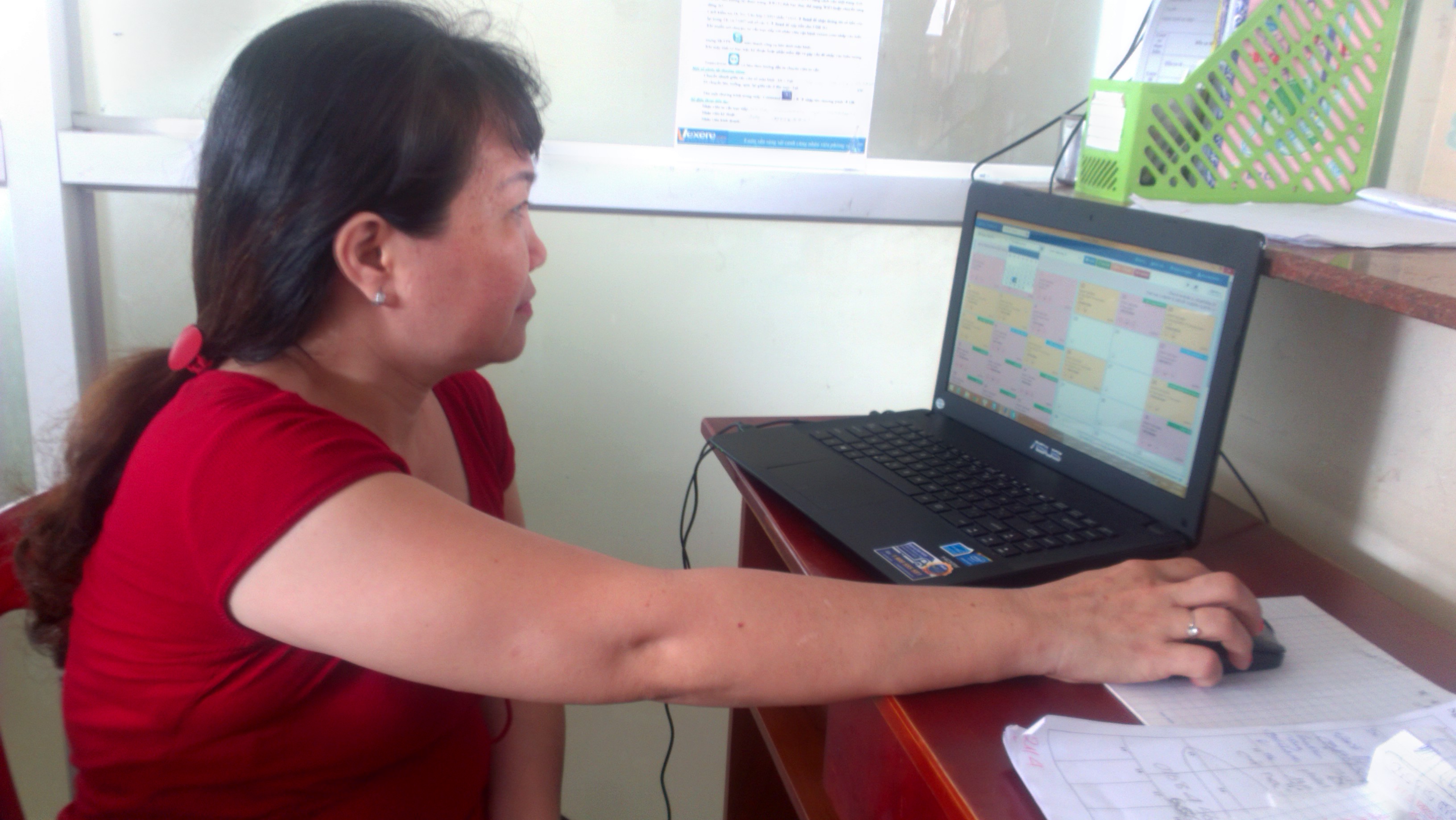 Chị Minh Phương phòng vé Hà Linh - sử dụng Phần mềm quản lý bán vé xe khách VBMS