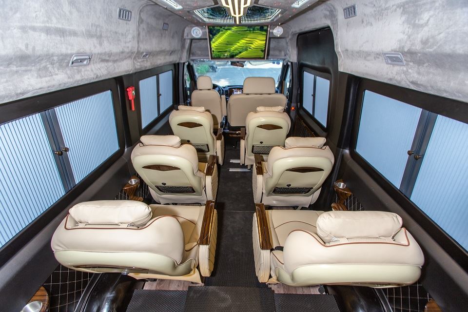 Xe Limousine 11 chỗ_nội thất