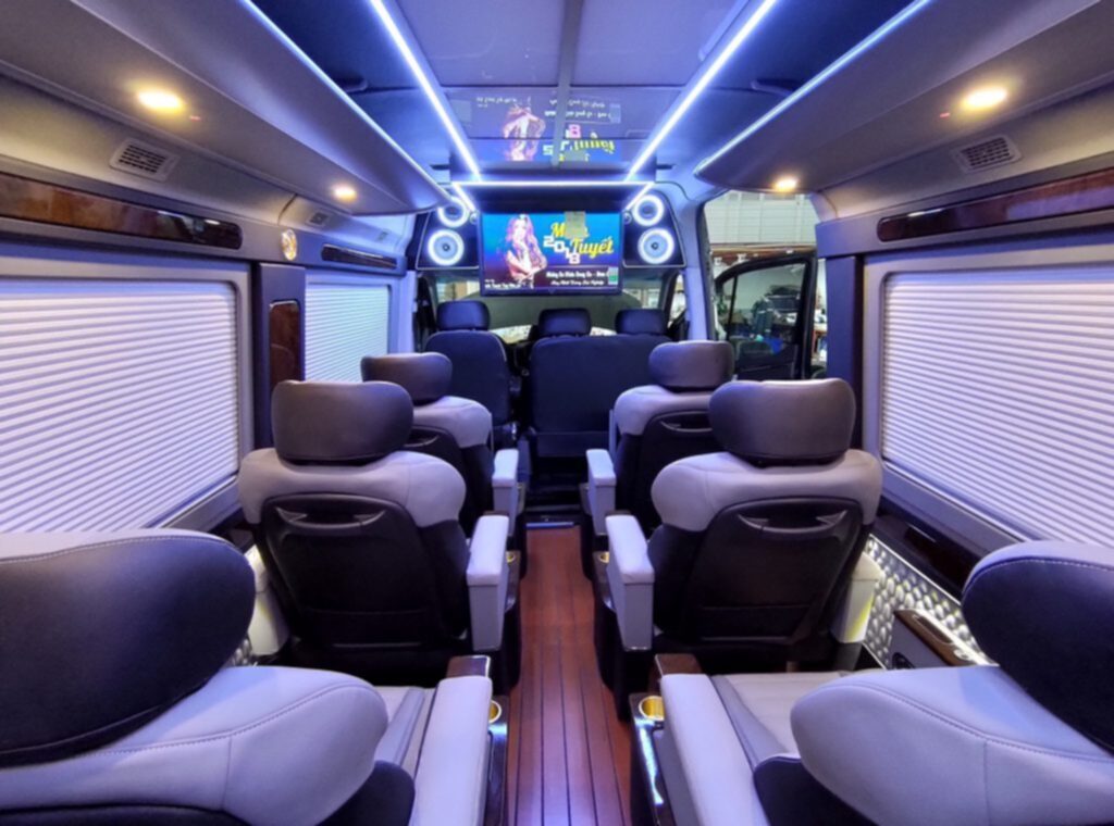 Xe Limousine 11 chỗ_nội thất