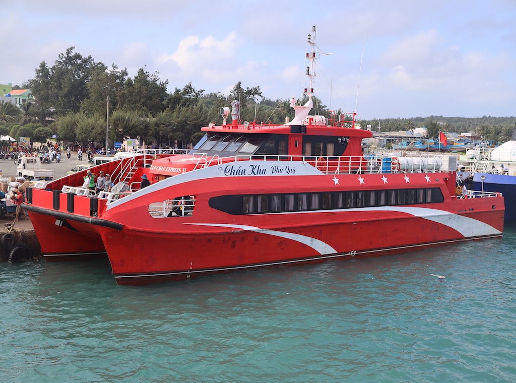 Tàu cao tốc Chấn Kha