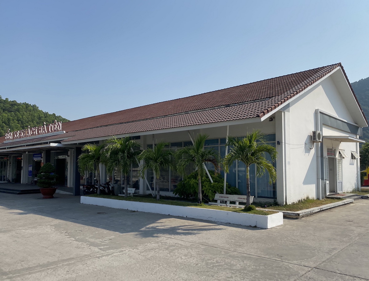 Bến xe kh&aacute;ch H&agrave; Ti&ecirc;n